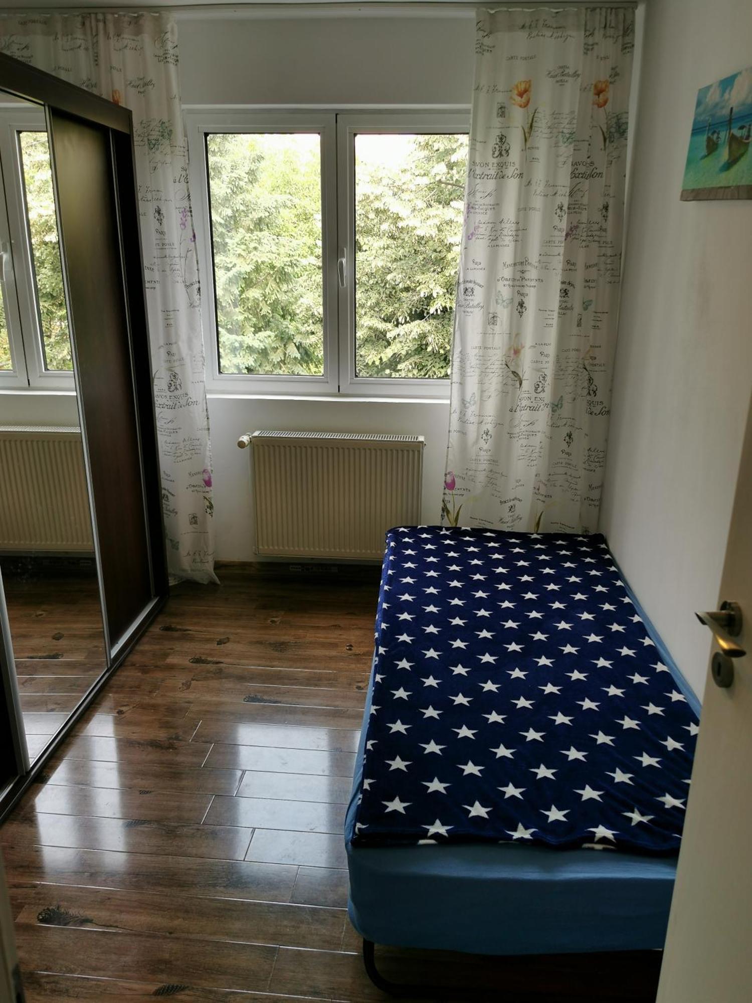 Confortable Cozy Apt Bukarest Szoba fotó